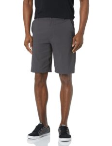 oakley men's perf 5 utility short, forged iron, 34