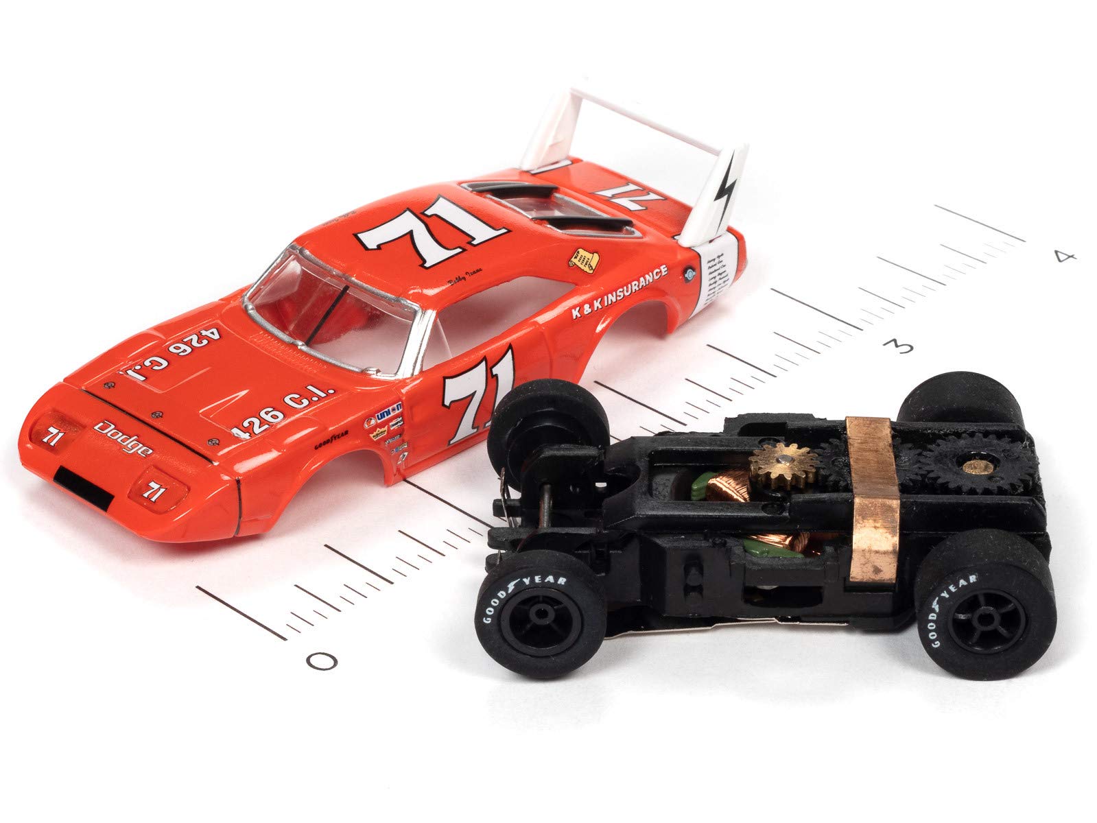 Auto World SC355-1 Xtraction R31 '69 Dodge Daytona K&K Insurance Bobby Isaac Ho Slot Car