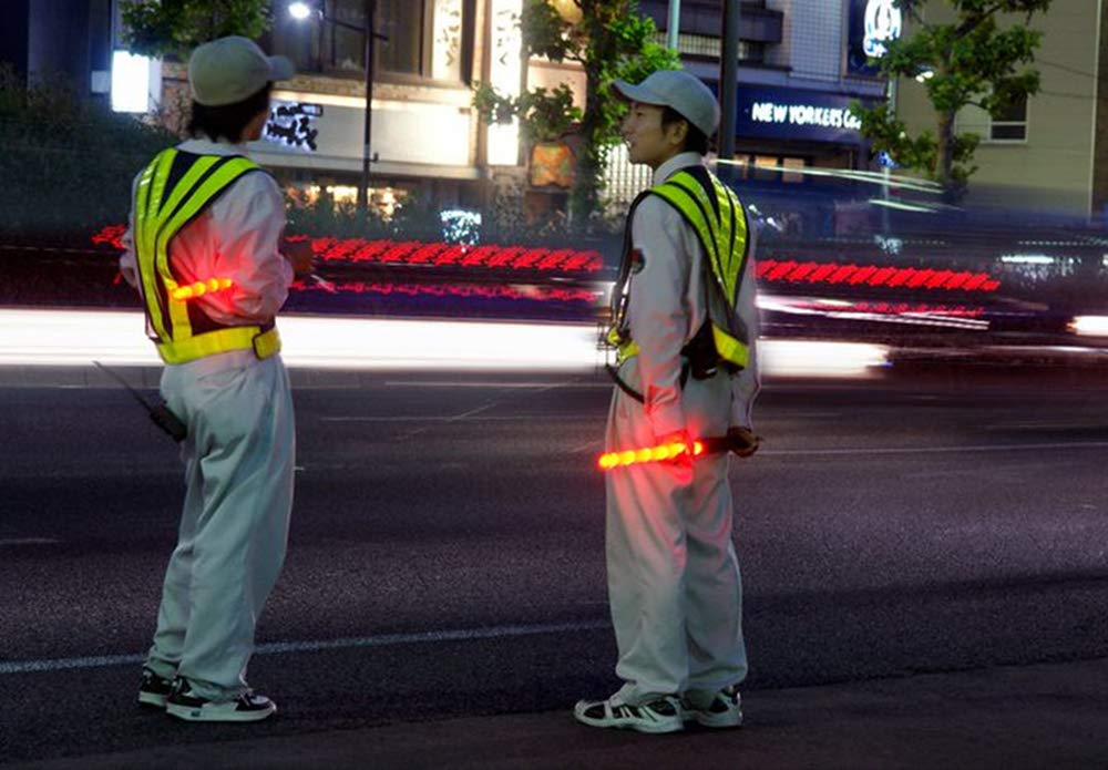 2 Pieces 21-inch Signal Traffic Safety Baton Light Traffic Control Wand 6 Red LED with 2 Flashing Modes,Using 2 C-Size Batteries (Not Included)