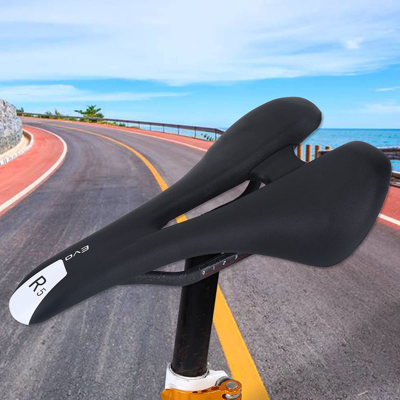 Saddle, Carbon Fiber Bike Seat Saddle, Ultra-Light Mountain Road Bike Saddle Replacement Accessory Comfortable Cushion with Rail Mountain Road