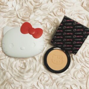 Impressions Vanity Hello Kitty Compact Mirror with Adjustable Brightness, Touch Sensor and Rechargeable Travel Makeup Mirror for Purse