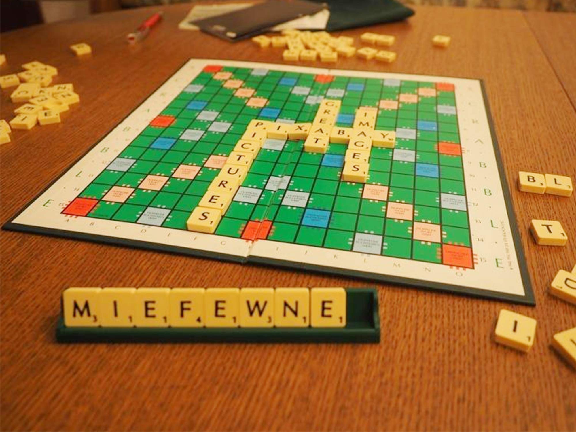 1000PCS Wooden Scrabble Tiles, Scrabble Letters for Crafts - Making Alphabet Coasters and Scrabble Crossword Game