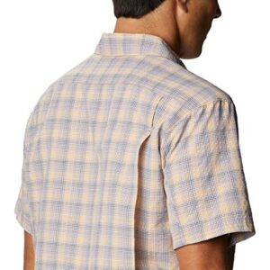 Columbia Men’s Silver Ridge Short Sleeve Seesucker Shirt, Moisture Wicking, Sun Protection, Mocha Gingham Ombre, Small