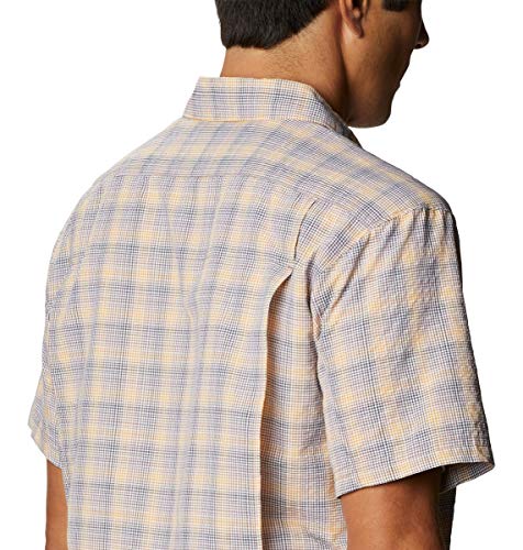 Columbia Men’s Silver Ridge Short Sleeve Seesucker Shirt, Moisture Wicking, Sun Protection, Mocha Gingham Ombre, Small