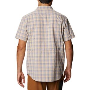 Columbia Men’s Silver Ridge Short Sleeve Seesucker Shirt, Moisture Wicking, Sun Protection, Mocha Gingham Ombre, Small