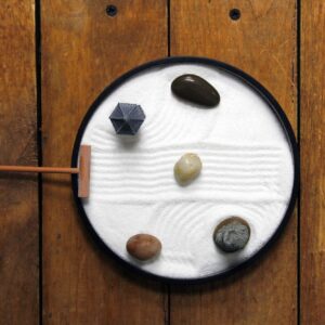 Nature's Mark Mini Zen Garden Kit for Desk with Rake, White Sand, Black Round Base, Miniature Pagoda Figure, River Rocks and Miniature Buddha Figure (6Lx6W Round B)