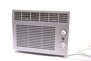 ge ahv05lz window air conditioner with 5050 btu cooling capacity, 115 volts in white open box