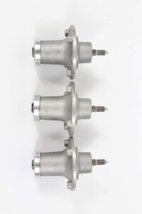 husqvarna 3 pack 539112170 spindles fits ez4824 gt48xls gt52xls mz52 yth24v48ls