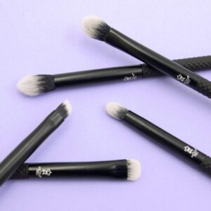 MODA Pro 5pc Deluxe Eye Makeup Brush Kit, Includes - Shader, Crease, Detail, Smudger, and Liner Brushes (Black)