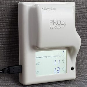 SafetySiren Pro4 Series (4th Gen) - Leader in Home Radon Detection Since 1993. Made in The USA - USA Version pCi/L