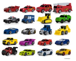 micro machines super 20 pack – toy car collection, features 20 vehicles (tractor, police car, tow truck, backhoe, bulldozer, mail truck & more) - amazon exclusive