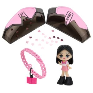 blackpink broken heart superstars, mystery box, featuring 3” lisa, jennie, jisoo or rosé k-pop idol doll, including 3 accessories, 1 charm bracelet, and 1 charm