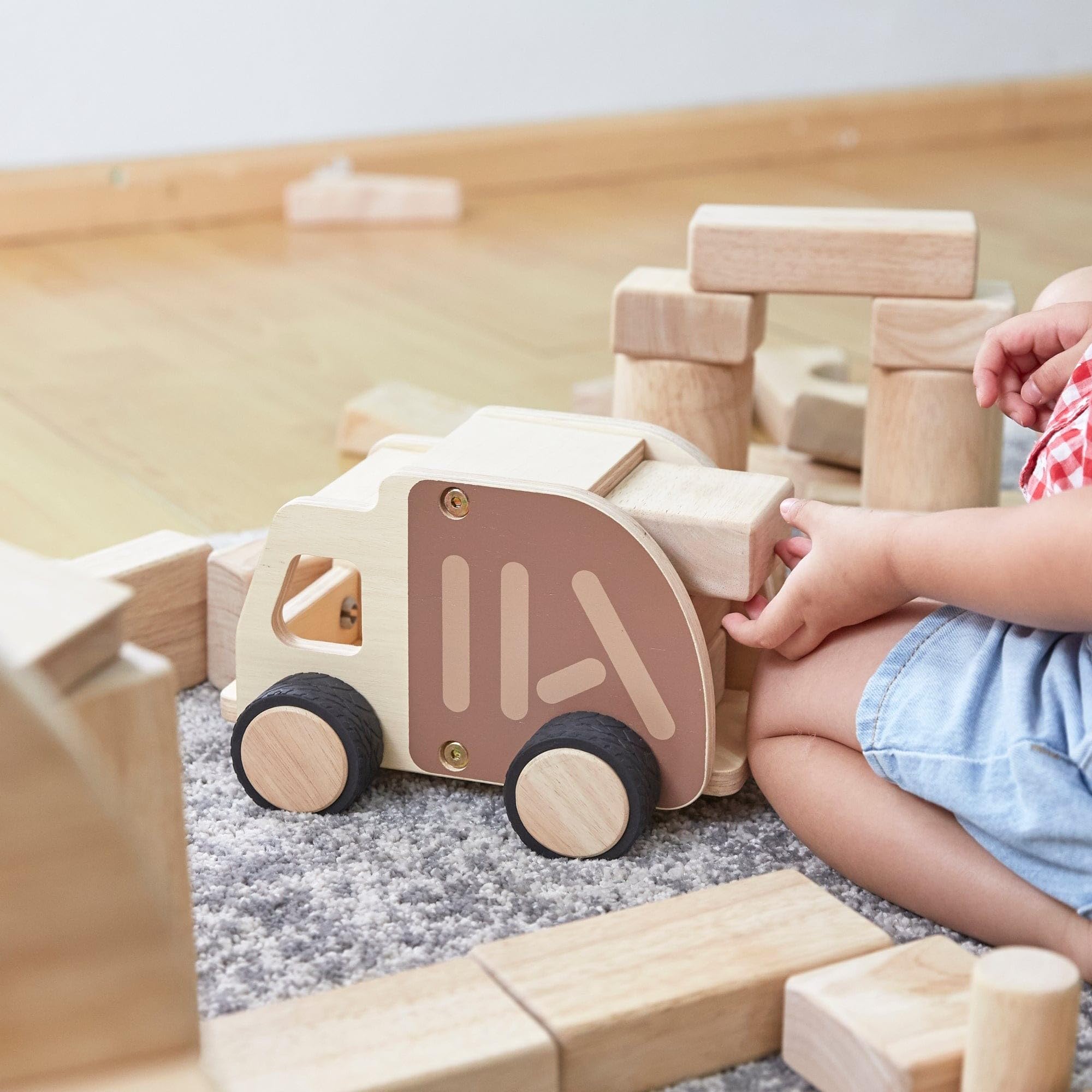 Guidecraft Wooden Garbage Truck: Vehicle Play Set, Kids Learning and Educational Dramatic Play Toy