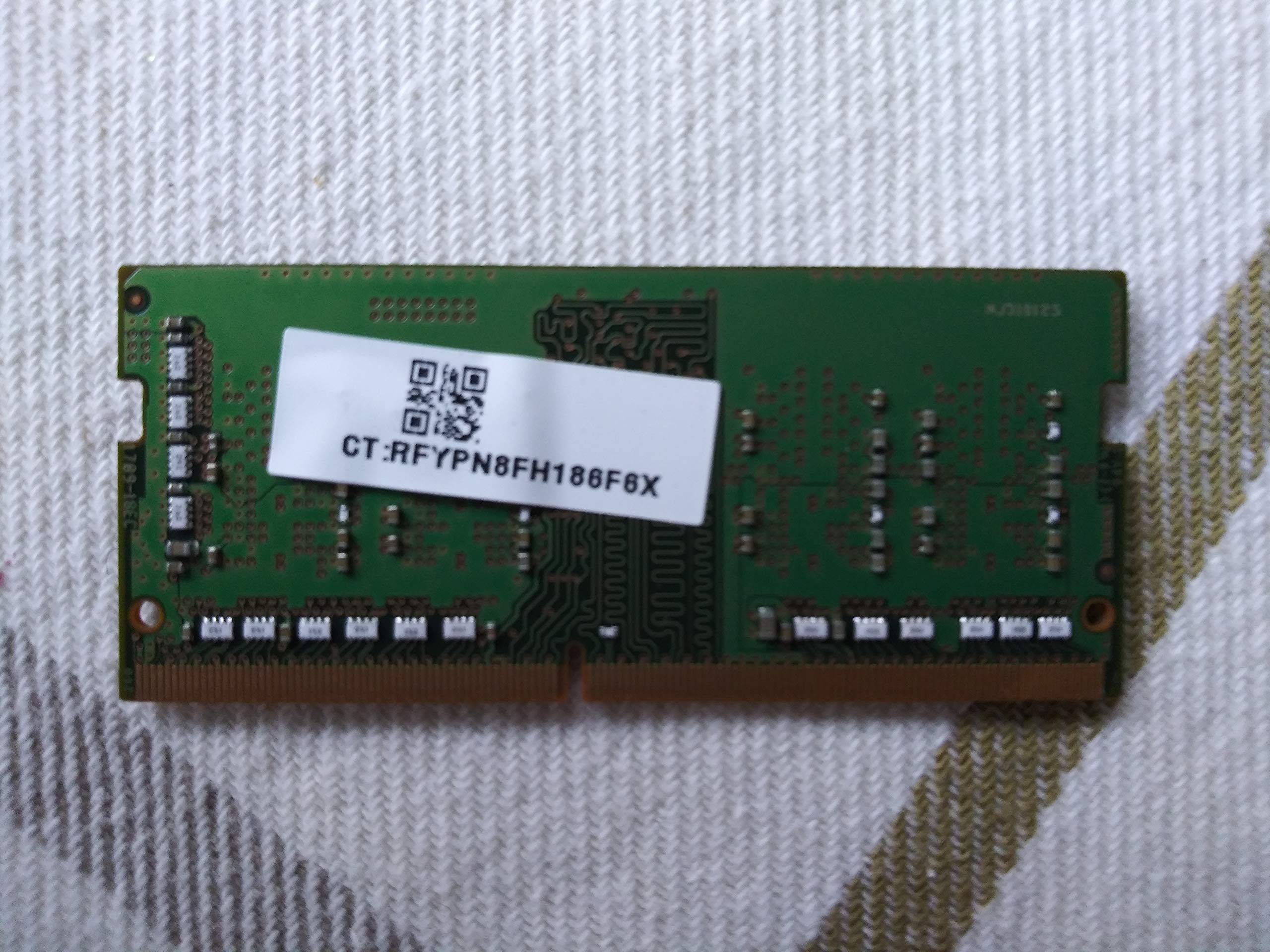 862397-855 / HMA851S6AFR6N-UH 4GB 2400MHz PC4-17000 1.2v DDR4 SODIMM