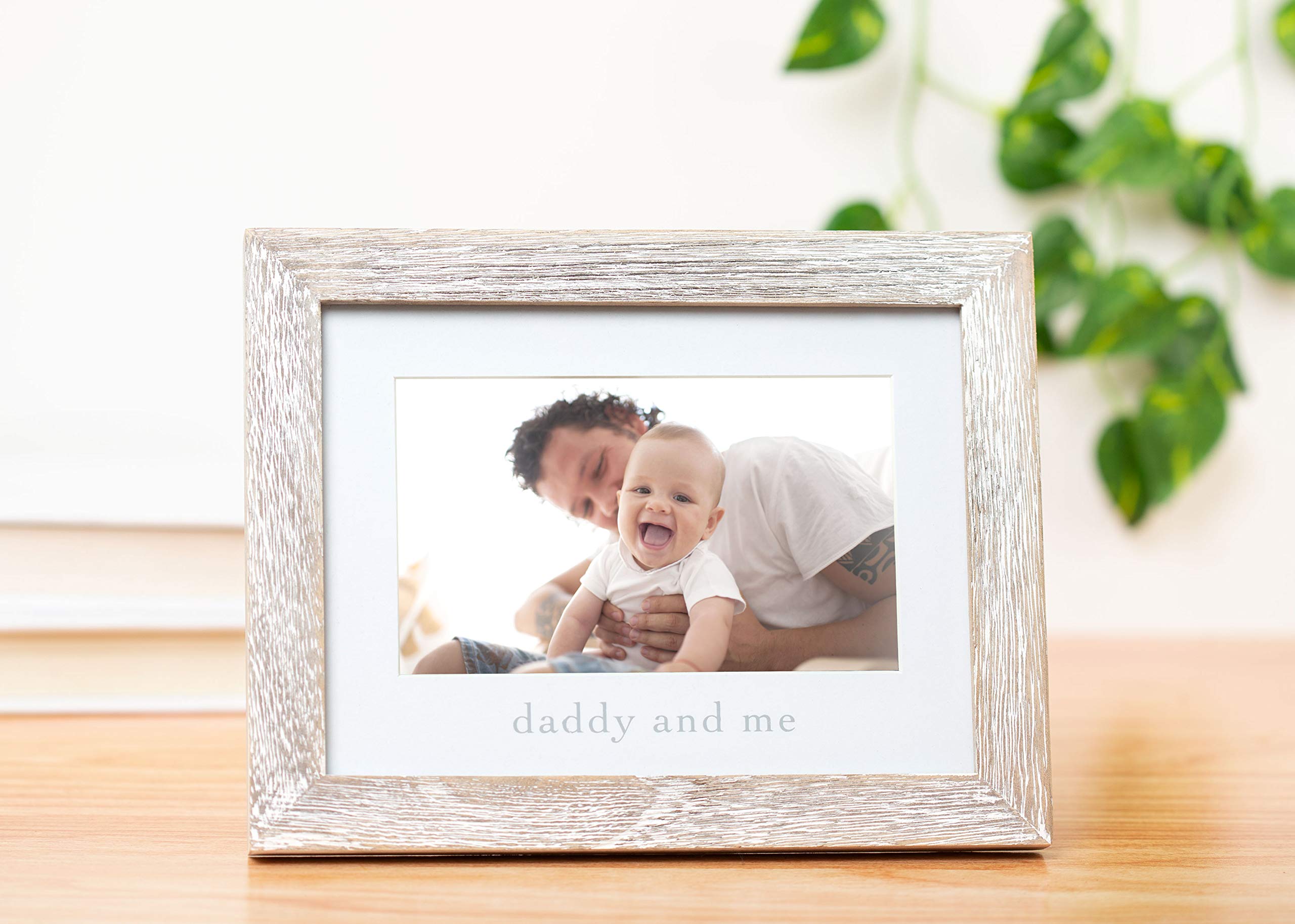 Pearhead Daddy and Me Baby Picture Frame, Gender-Neutral Dad and Baby Picture Frame, Baby Girl or Baby Boy Nursery Décor, 4" x 6" Photo Insert, Wood