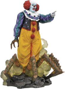 diamond select toys horror movie gallery: it 1990 classic pennywise pvc figure, multicolor, 9"