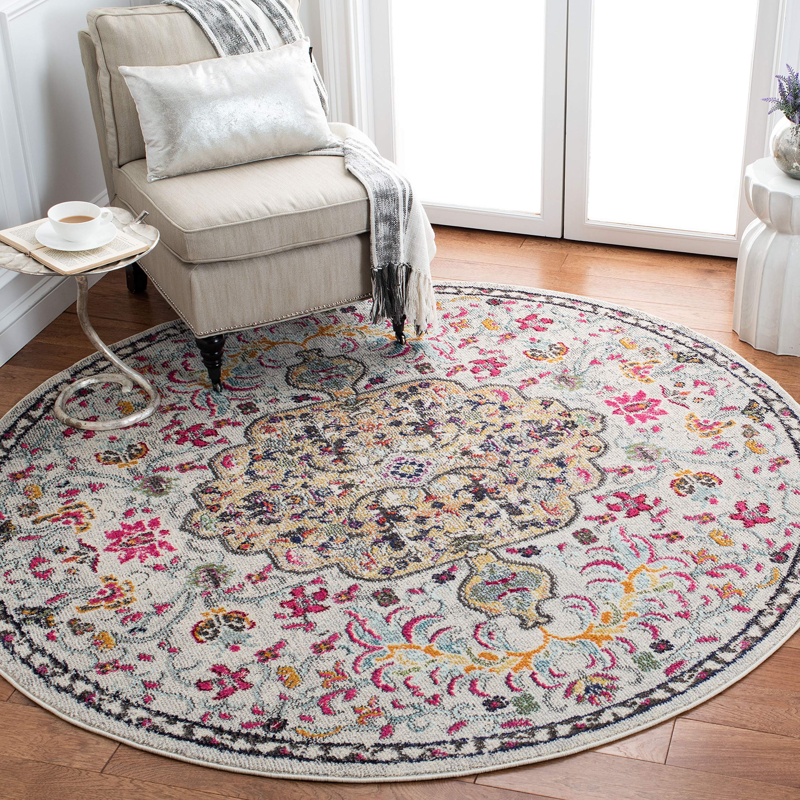 SAFAVIEH Madison Collection Area Rug - 5' Round, Grey & Gold, Boho Chic Medallion Distressed Design, Non-Shedding & Easy Care, Ideal for High Traffic Areas in Living Room, Bedroom (MAD447G)