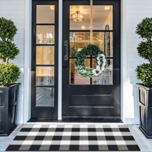 yhouse buffalo plaid rug cotton front door mat outdoor doormat washable checkered rugs indoor/outdoor welcome mat for layered mat porch/kitchen/farmhouse/entry(23.6“x51.2“, black and white plaid)