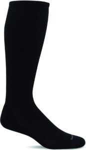 sockwell men's featherweight moderate graduated compression sock, black - m/l