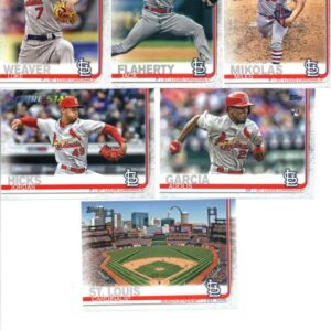 2019 Topps Master (Series 1 & 2, Update) Baseball St. Louis Cardinals Team Set of 32 Cards: Busch Stadium(#31), Carlos Martinez(#58), Matt Carpenter(#84), Harrison Bader(#97), Jose Martinez(#123), Paul DeJong(#125), Daniel Poncedeleon(#140), Yadier Molina