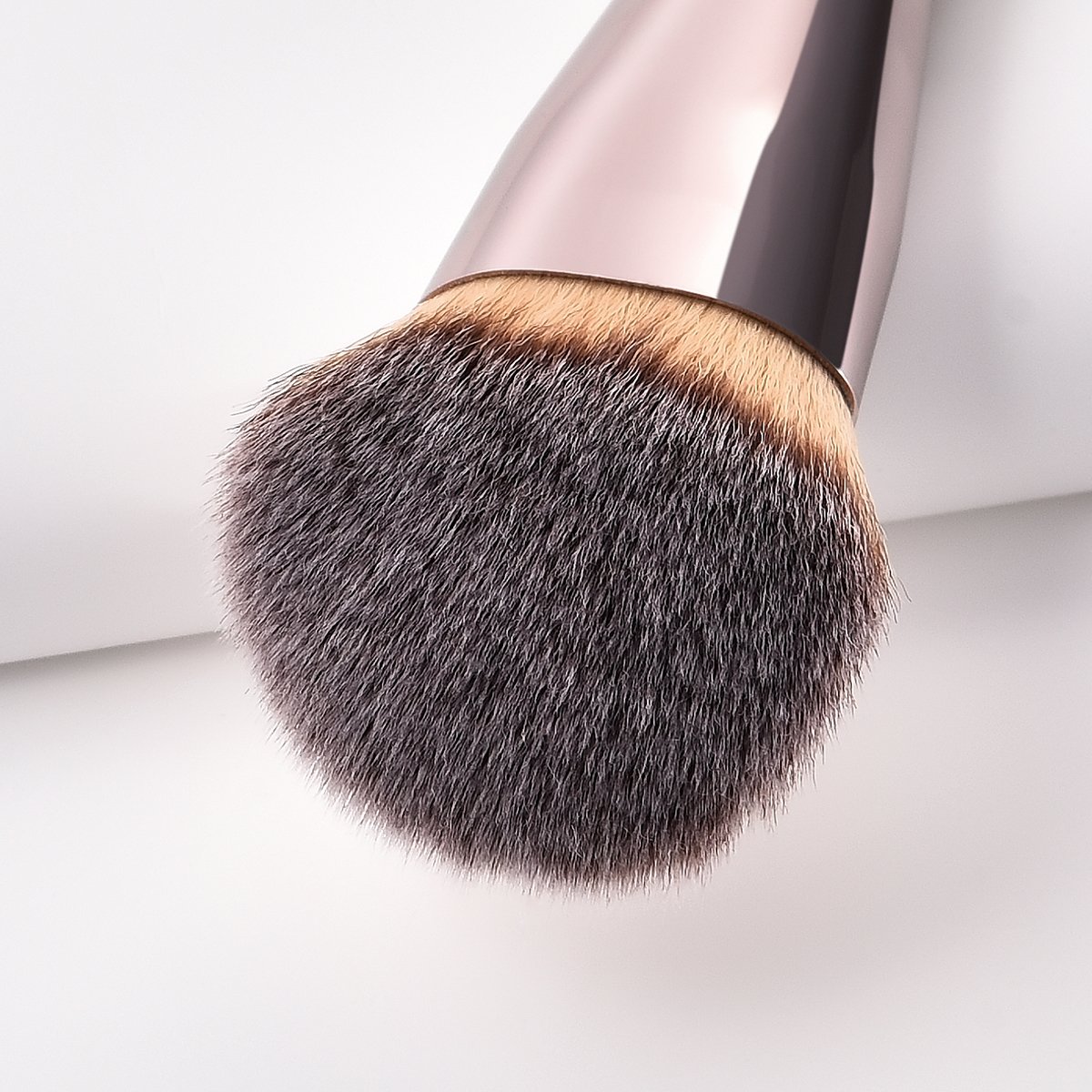 VVS 1pcs Professional Makeup Brush Set, Premium Synthetic Foundation Brush Blending Powder Tapered Kabuki Liquid Foundation Makeup Brushes Cosmetics Applicator (Gold 1)