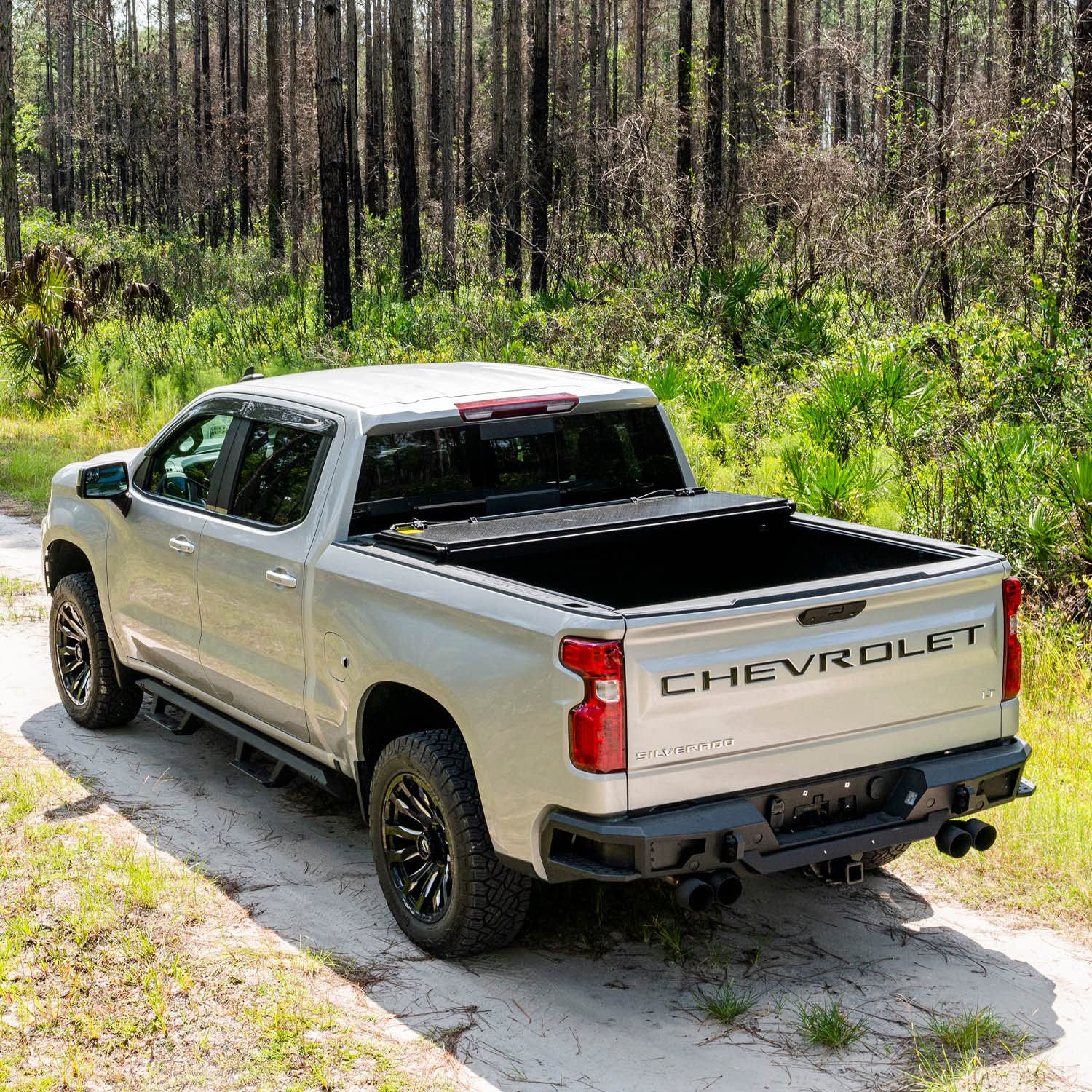 RealTruck Gator EFX Hard Tri-Fold Truck Bed Tonneau Cover | GC24019 | Fits 2015-2020 Ford F-150 (incl. Raptor) 5' 7" Bed (67.1")