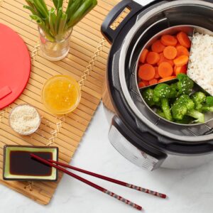 Instant Pot Official Round Cook/Bake Pan with Lid & Removable Divider, 7-inch, 32 ounce capacity, Red with Solid base