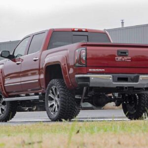 Rough Country 7" Lift Kit w/N3 Struts for 2014-2018 Chevy/GMC 1500 4WD - 17432