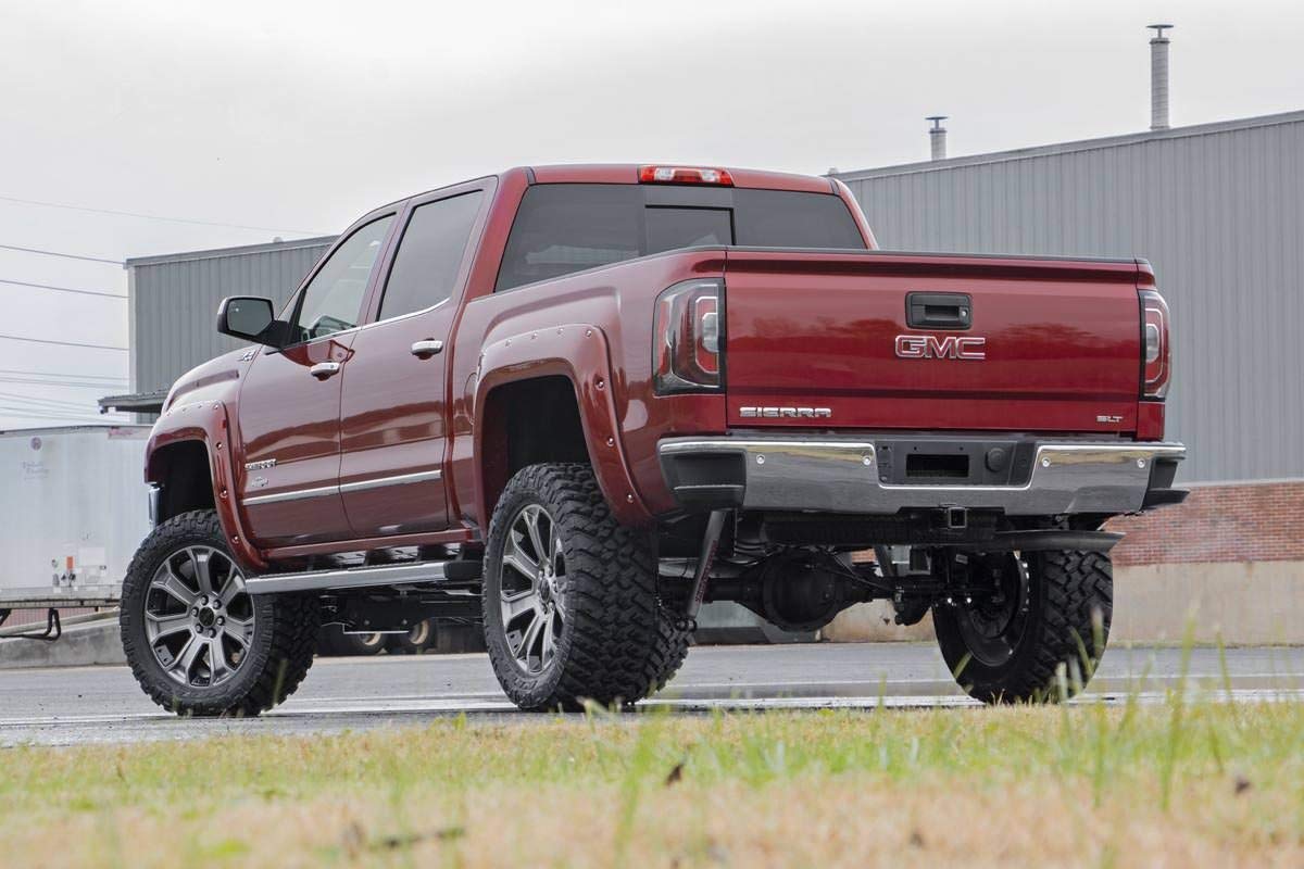 Rough Country 7" Lift Kit w/N3 Struts for 2014-2018 Chevy/GMC 1500 4WD - 17432