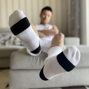 YQHMT Basketball Socks Men's Outdoor Athletic Crew Socks Cushioned Thick Sport Long Compression Socks 4 Pack