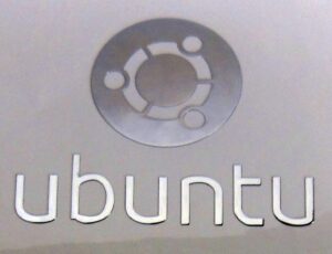 vath made ubuntu metal sticker 28x35mm / 1 1/8" x 1 3/8" [992]