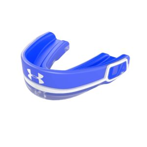 under armour gameday pro mouth guard for football, lacrosse, basketball, hockey, boxing etc. sports mouthguard. includes detachable helmet strap. youth & adult. protectar bucal, blue