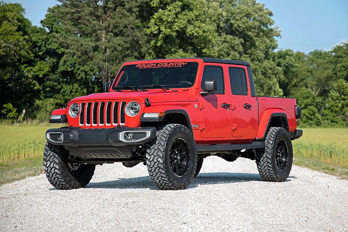Rough Country 3.5" Lift Kit w/N3 Shocks for 20-24 Jeep Gladiator JT 4WD - 63730