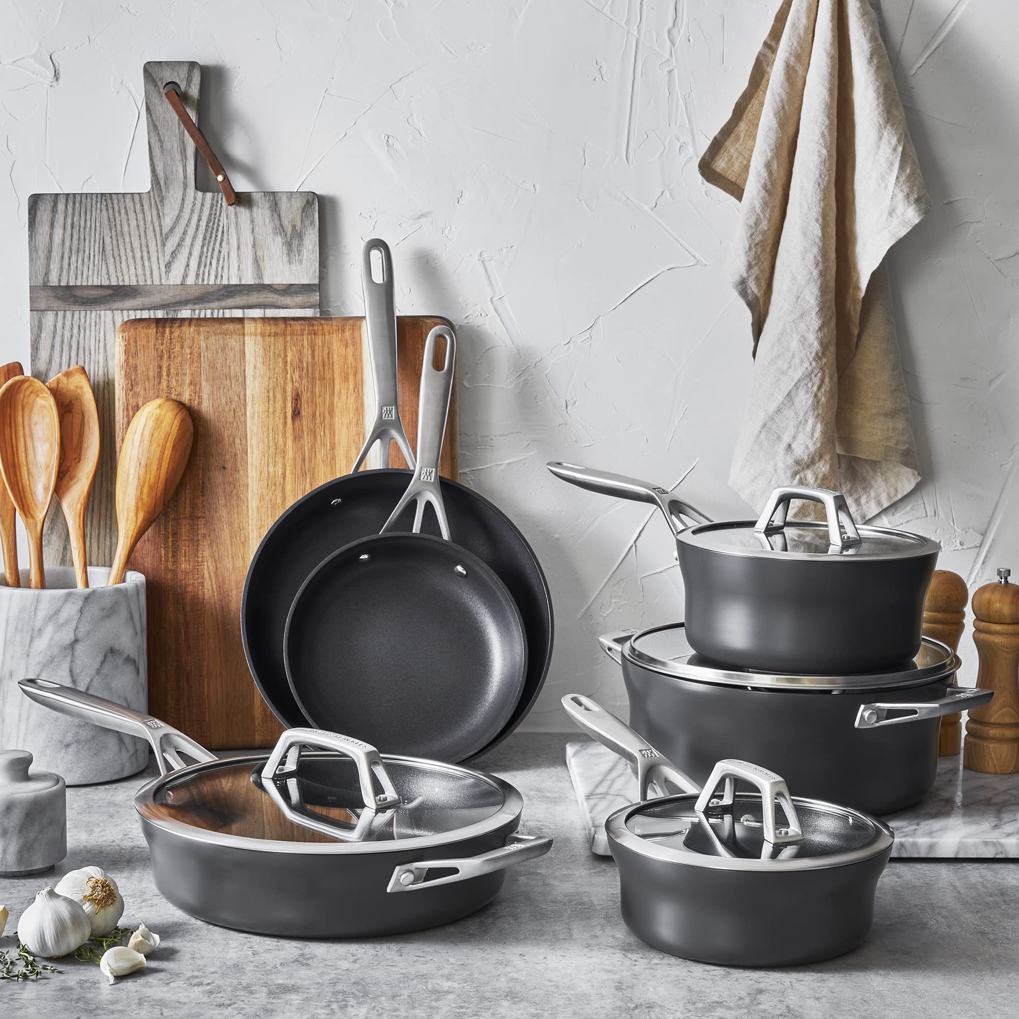 ZWILLING Motion Nonstick Hard-Anodized 10-Piece Cookware Set in Grey, Dutch Oven, Fry pan, Saucepan