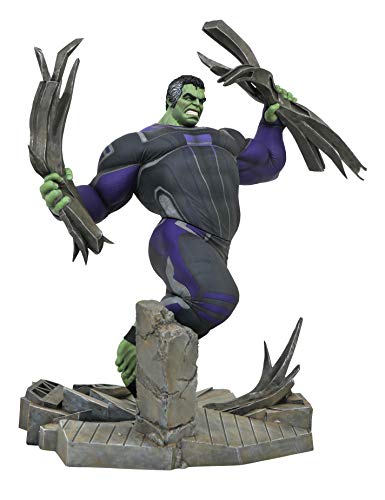 DIAMOND SELECT TOYS Marvel Gallery: Avengers Endgame Tracksuit Hulk PVC Figure