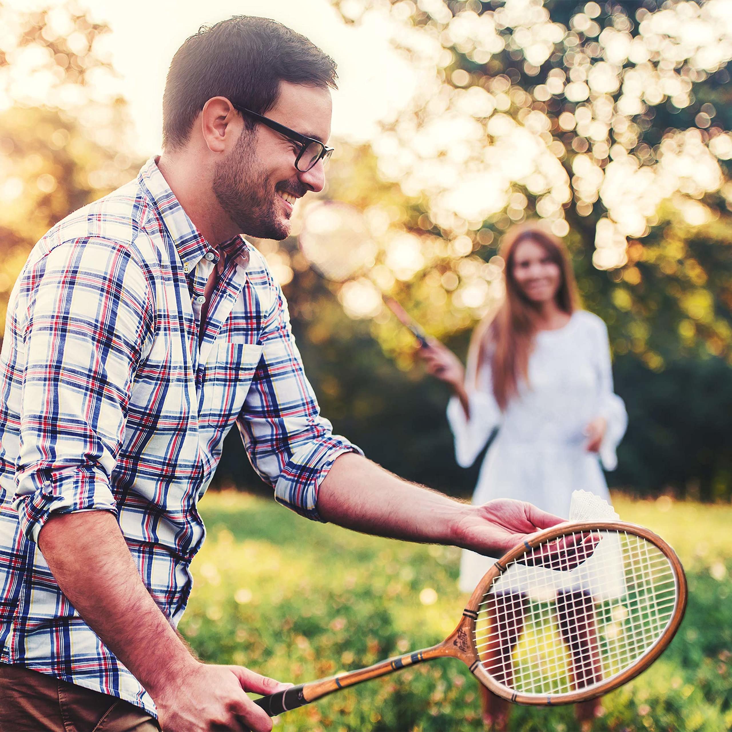 Vintage Wooden Badminton Set - Retro Wood Racquets and Badminton Birdies - Backyard Games for Family - 2 Rackets with Premium Shuttlecocks Included - Yard Games, Sports Gear, and Outdoor Games