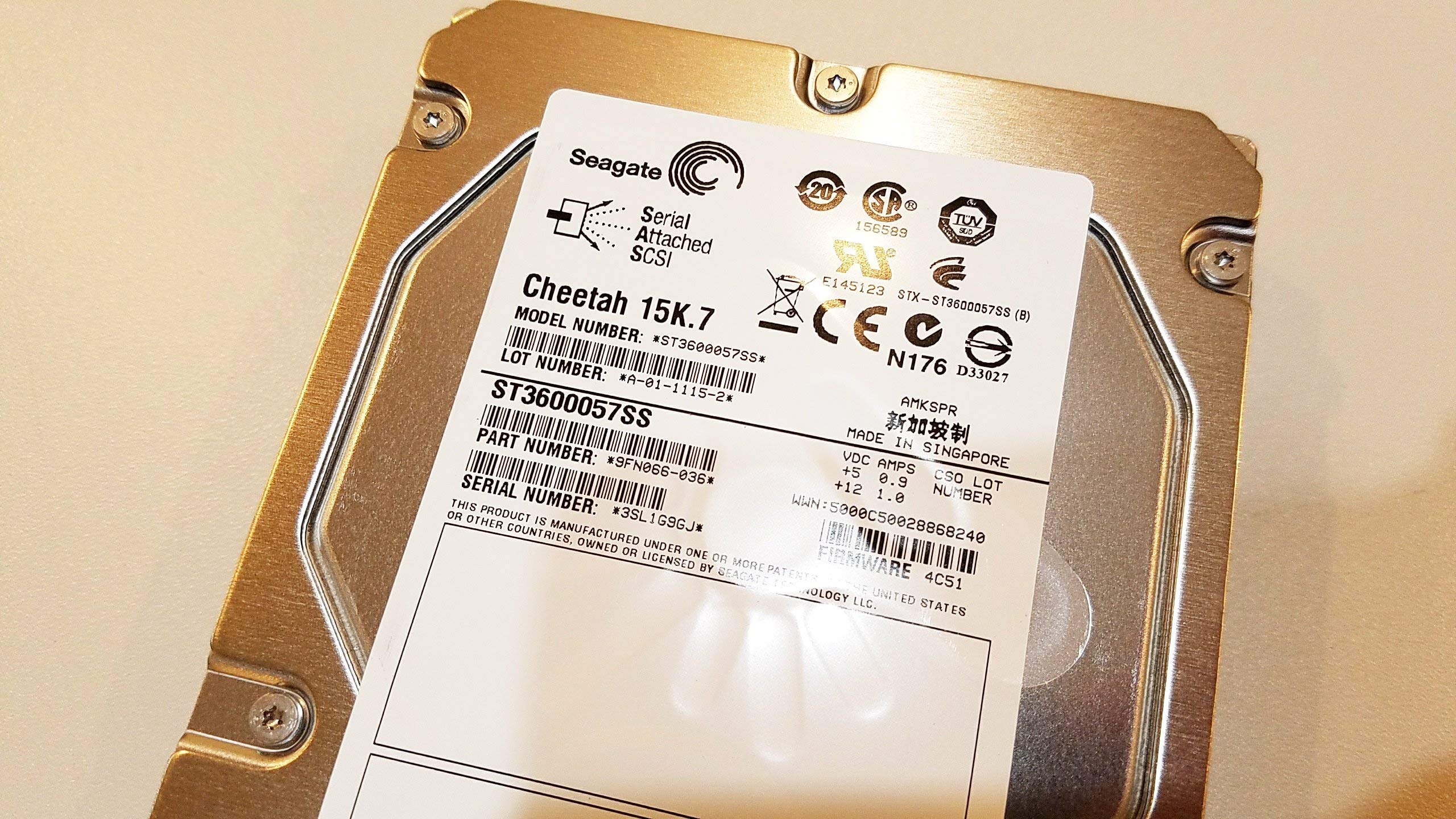 Seagate Technology - Seagate Cheetah 15K.7 St3600057ss 600 Gb 3.5 Internal Hard Drive