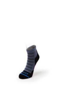fits micro light runner – quarter socks, steel blue, x-large