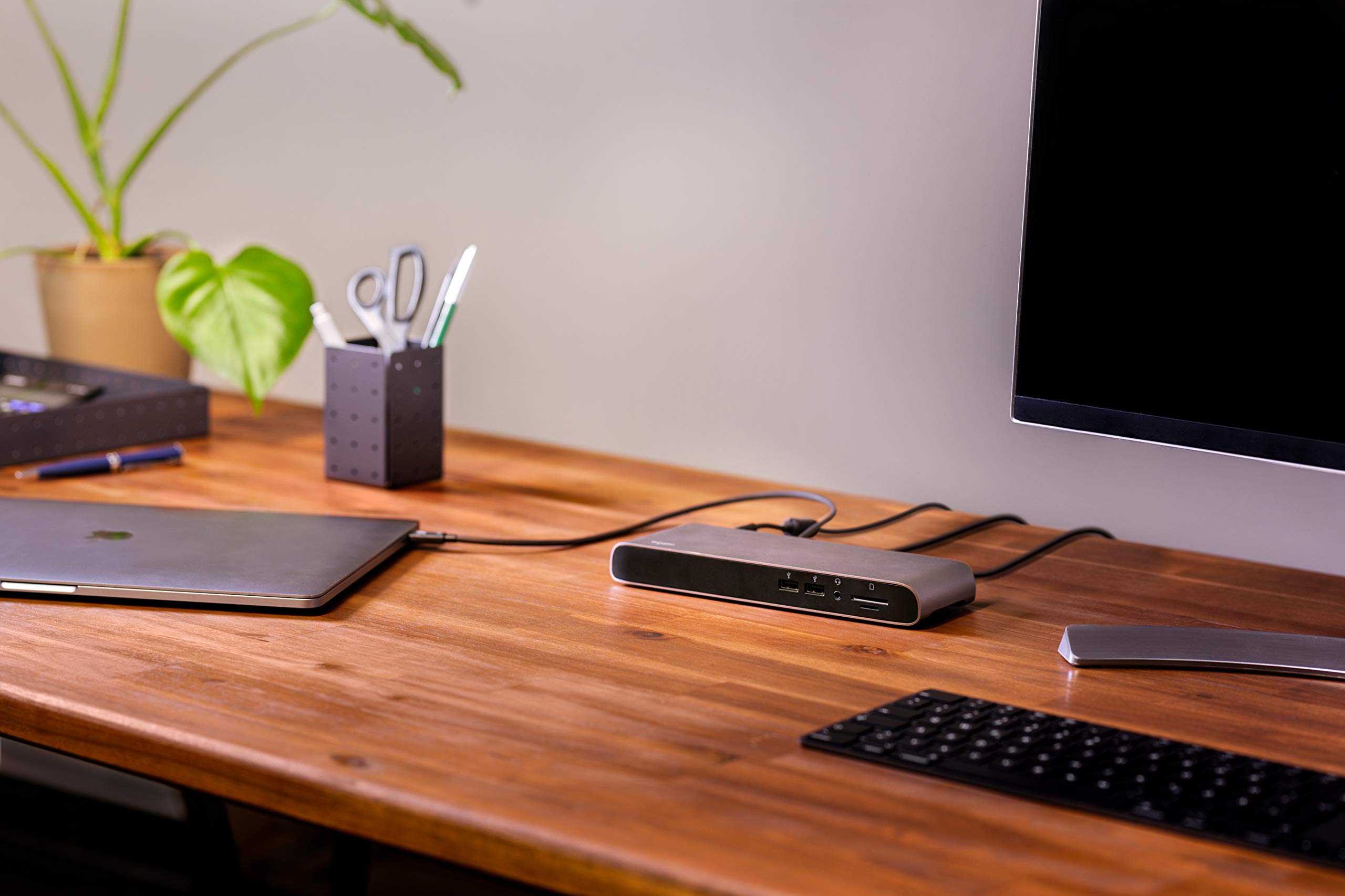 Elgato Thunderbolt 3 Pro Dock – With 50 Cm Thunderbolt Cable, 40Gb/S, Dual 4K Support, 2x Thunderbolt 3 (USB C), 4x USB 3.0, SD/Micro SD Card Reader, Audio I/O, Gigabit Ethernet, Aluminum Chassis.