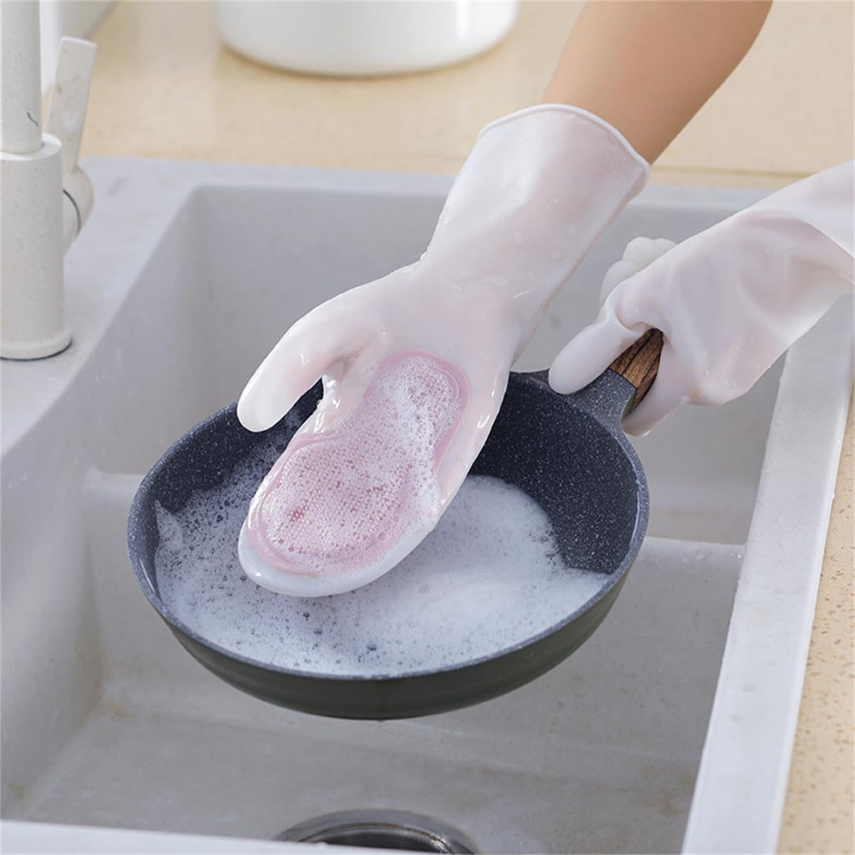 QQLADY PVC household cleaning magic brush, dishwashing gloves, anti slip and heat insulation gloves, household thickened wear-resistant shoe brushing gloves