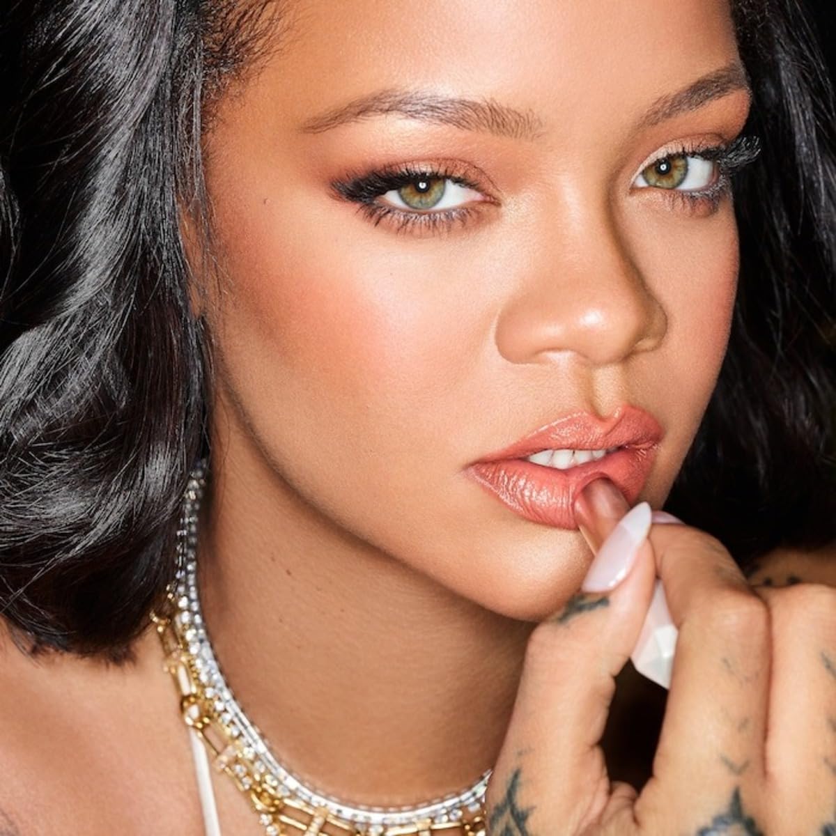 Fenty Beauty by Rihanna Slip Shine Sheer Shiny Lipstick 05 Glazed