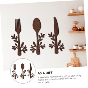 Yardenfun 3pcs Wooden and Fork Pendant Kitchen Utensils Wall Sign Fork and Spoon Wall Decor Wood Spoon Fork Sign Farmhouse Wooden Wall Plaque Country Home Decor Basswood Metallic Line