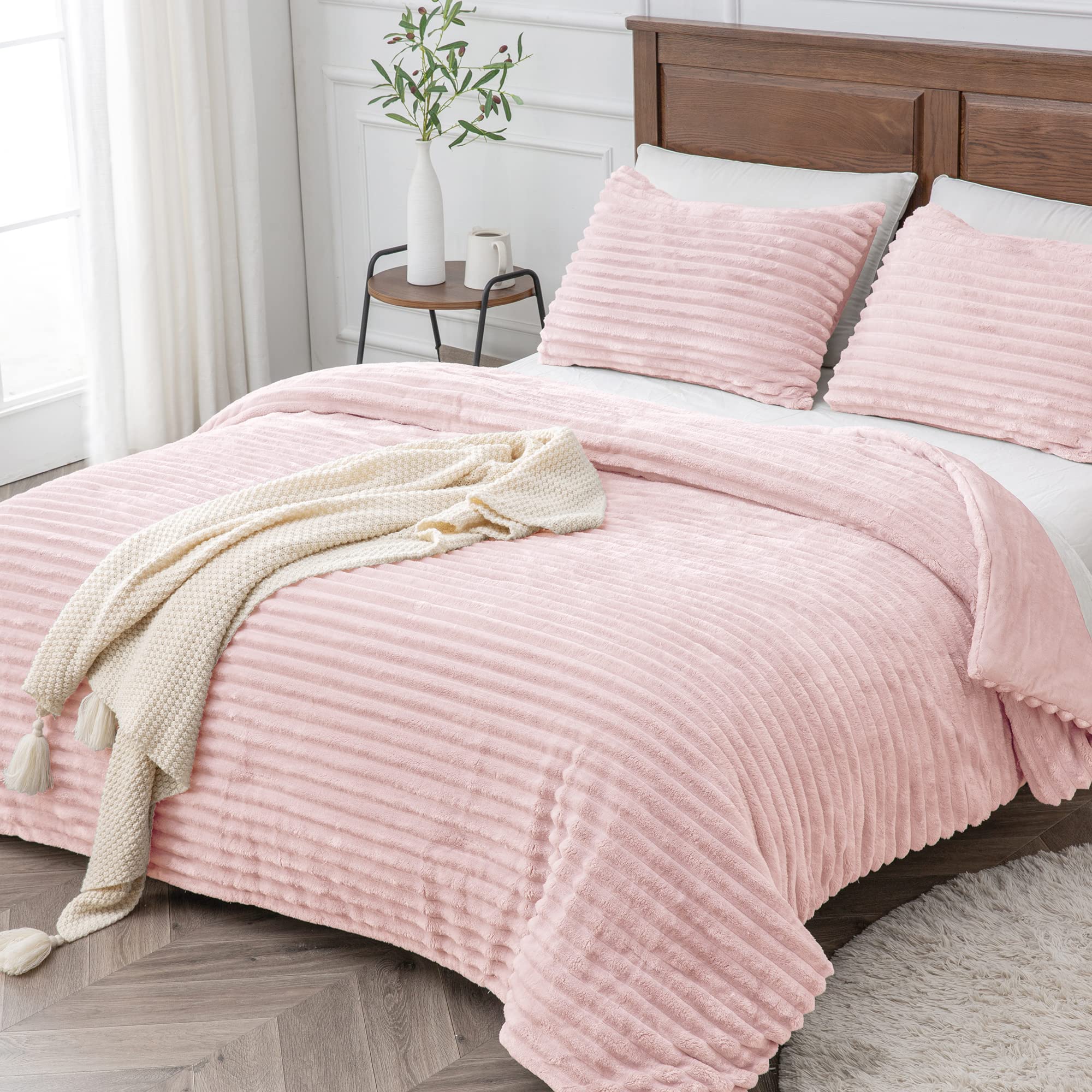 BEDELITE Fleece Queen Comforter Set -Super Soft & Warm Fluffy Pink Bedding, Luxury Fuzzy Heavy Bed Set for Winter with 2 Pillow Cases