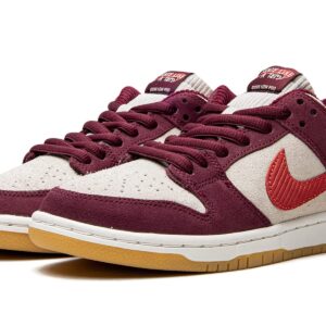 Nike Mens SB Dunk Low DX4589 600 Skate Like A Girl - Size 10