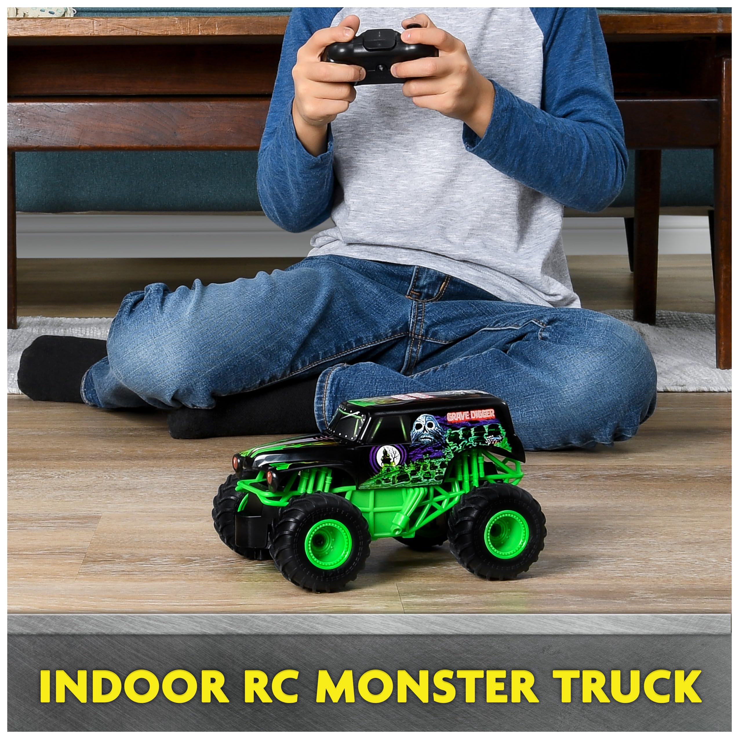 Monster Jam, Official Grave Digger Remote Control Monster Truck, 1:24 Scale, 2.4 GHz, Kids Toys for Boys and Girls Ages 4 and up