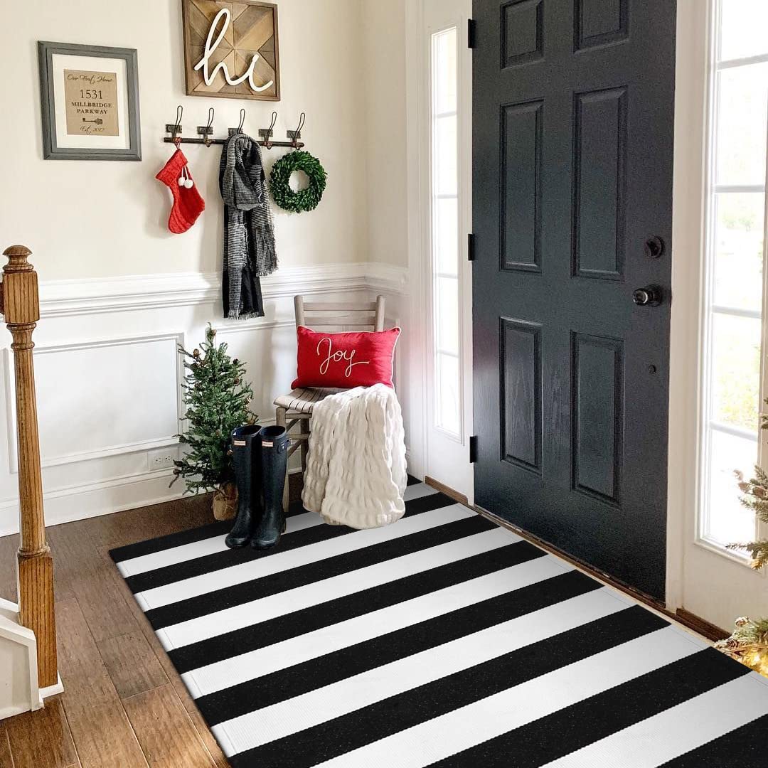 Black and White Outdoor Rug 3'x 5',Collive Hand-Woven Washable Striped Christmas Outdoor Rug,Farmhouse Front Porch Rug Decor,Welcome Layered Door Mats for Front Door/Entryway/Kitchen/Patio