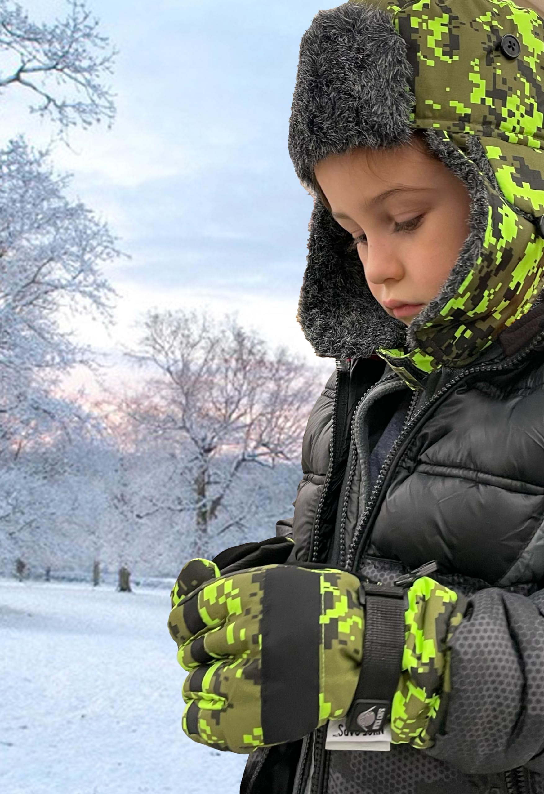 N'Ice Caps Kids Waterproof Winter Thinsulate Warm Gloves (Blue Digital Camo, 10-12 Years)