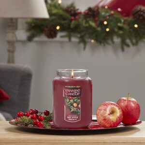 Yankee Candle Apple Wreath Scented, Classic 22oz Large Jar Single Wick Candle, Over 110 Hours of Burn Time | Holiday Gifts for All