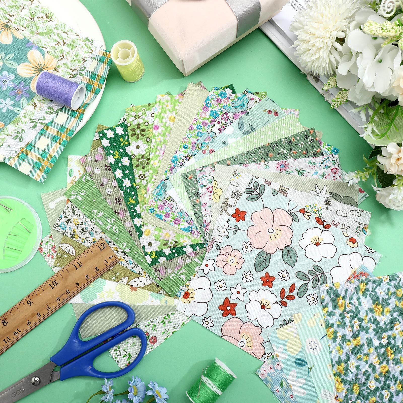 Kinlop 600 Pcs 5" x 5" Floral Cotton Fabric Patchwork Fat Quarters Bundles Precut Fabric Square Printed Cotton Fabric Quilting for Spring Holiday DIY Craft Sewing(Green)