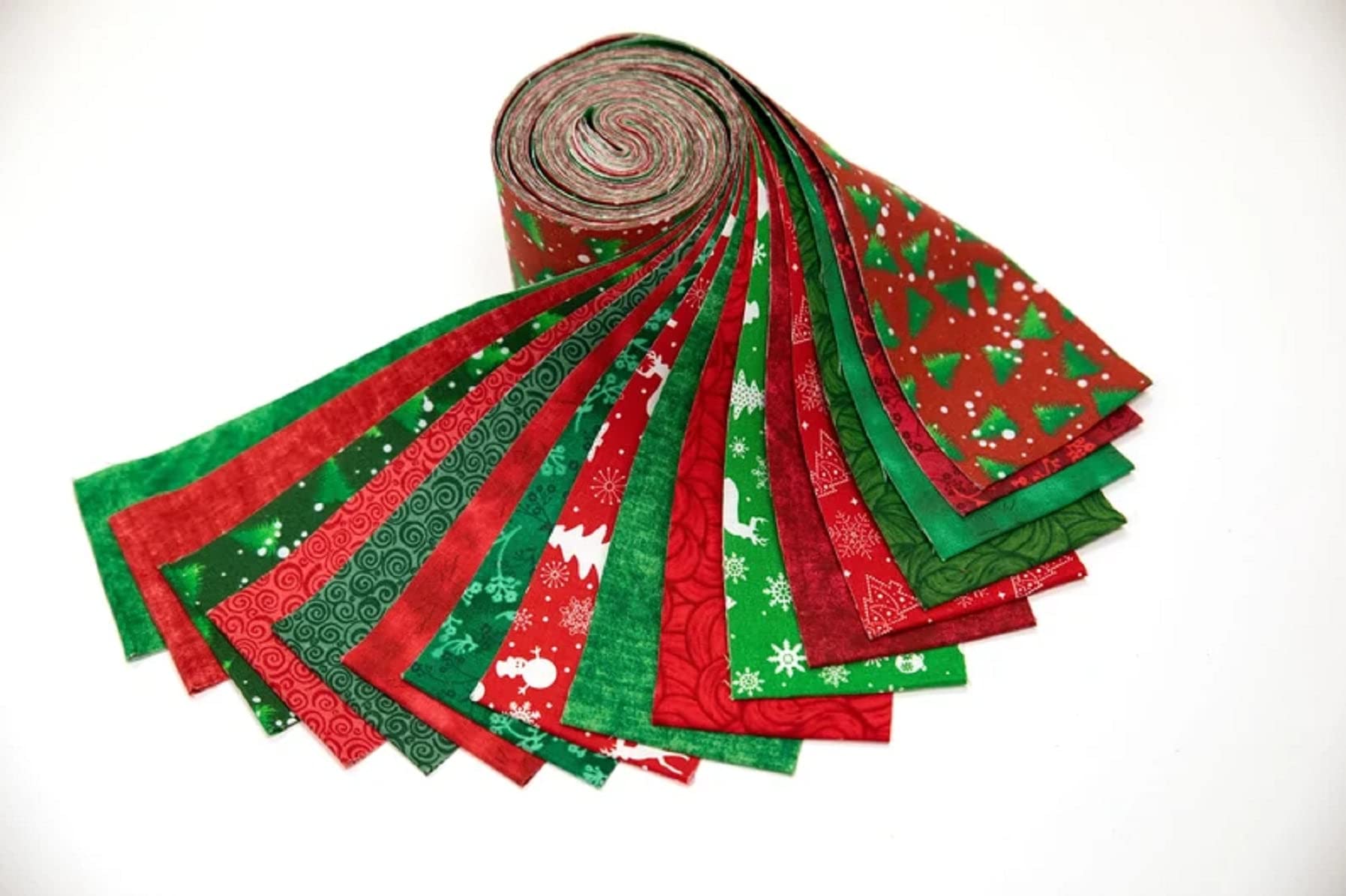 Christmas Basics Red Green Jelly Roll Fabric, 100% Cotton Fabric Quilting Strips, Pre-Cut Fabric, 2.5 inch pre-Cut, 17 Strips